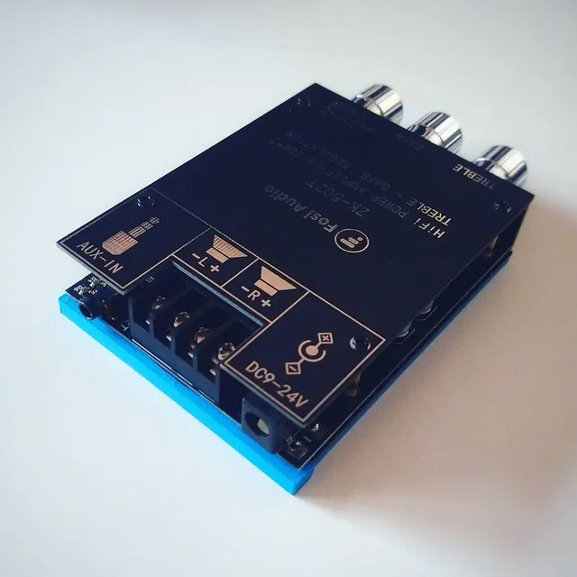 3D print + wood amplifier support