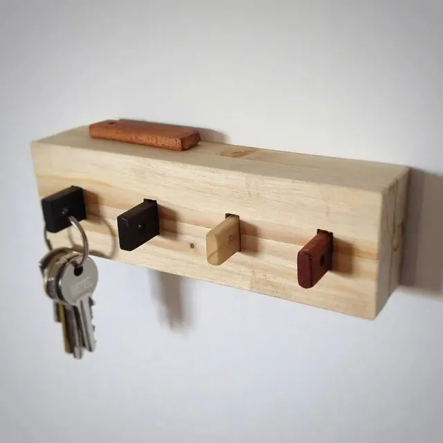 KEYS HANGER