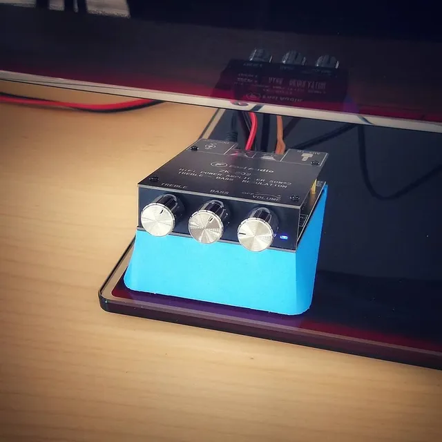 3D print + wood amplifier support