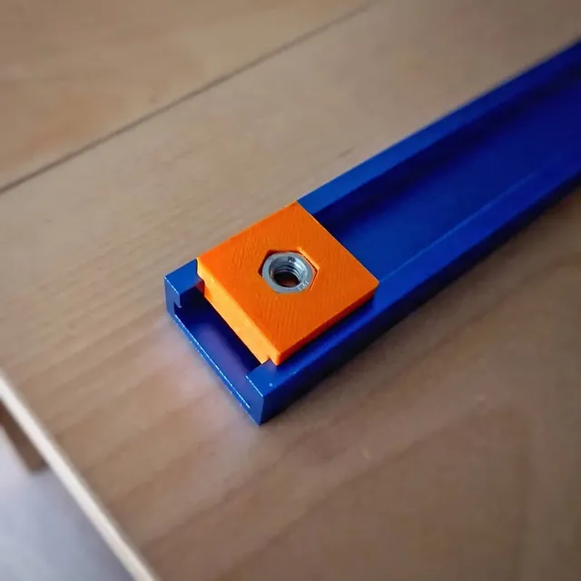T-slot nuts and knobs