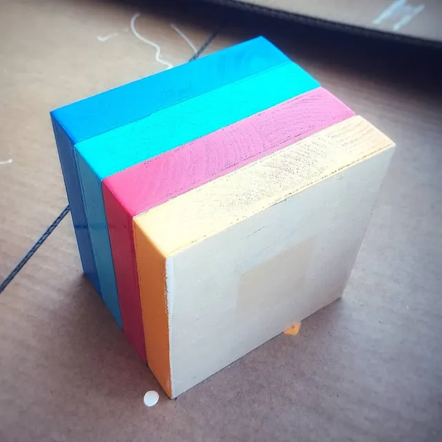 Magnetic shelves