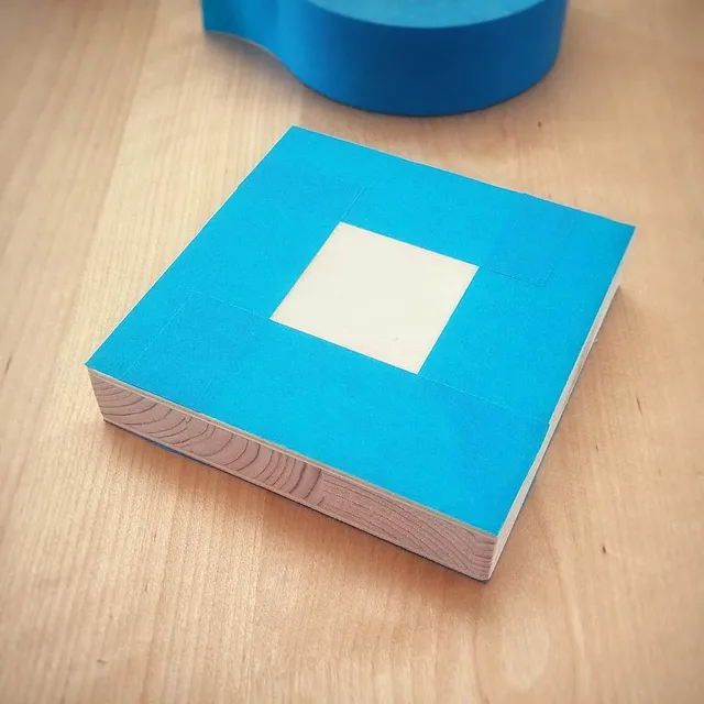 Magnetic shelves